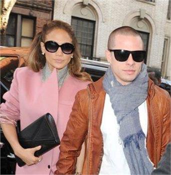 J.Lo gives boyfriend a new job