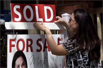 Rising interest rates may send Toronto home prices tumbling