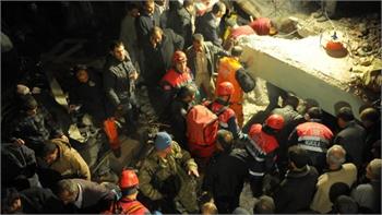 Turkish earthquake death toll tops 200