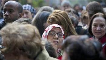 Egyptian polls see long lines